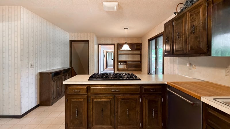 49 Nord Circle Rd, North Oaks, MN 55127