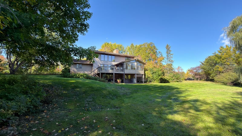 49 Nord Circle Rd, North Oaks, MN 55127