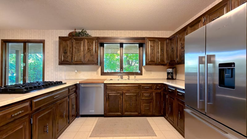 49 Nord Circle Rd, North Oaks, MN 55127