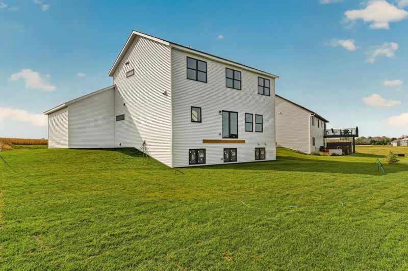 2214 Douglas Trail Dr SE, Pine Island, MN 55963