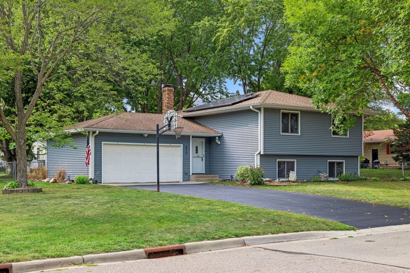 20749 Italy Ave, Lakeville, MN 55044