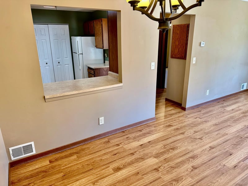 9208 Indian Blvd S, Cottage Grove, MN 55016