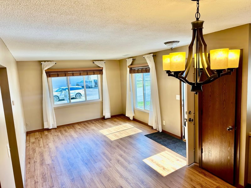9208 Indian Blvd S, Cottage Grove, MN 55016