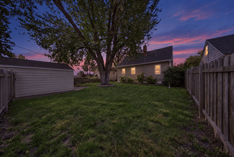 1446 Dale St N, Saint Paul, MN 55117