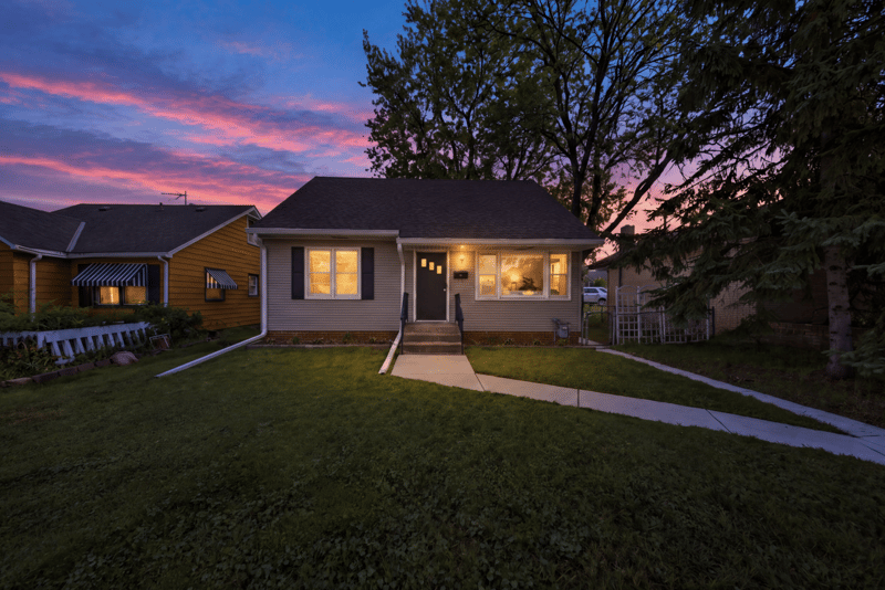 1446 Dale St N, Saint Paul, MN 55117