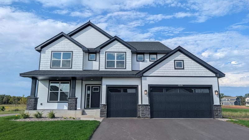 7970 41st St N, Oakdale, MN 55128