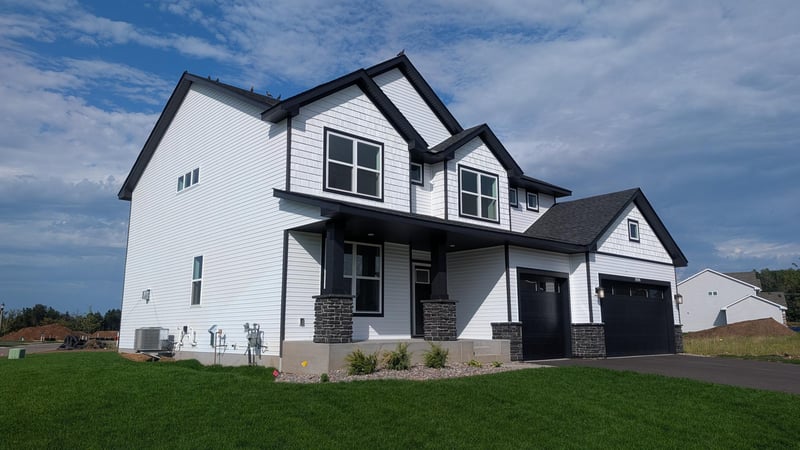 7970 41st St N, Oakdale, MN 55128