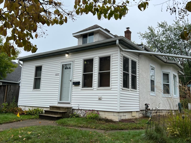 1020 Chatsworth St N, Saint Paul, MN 55103