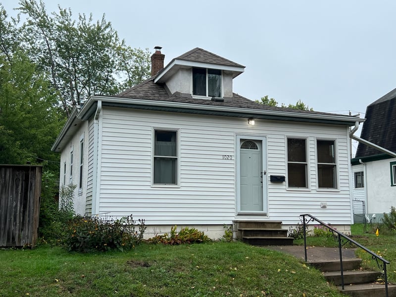 1020 Chatsworth St N, Saint Paul, MN 55103