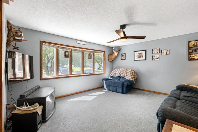 112 13th Ave NW, Waseca, MN 56093