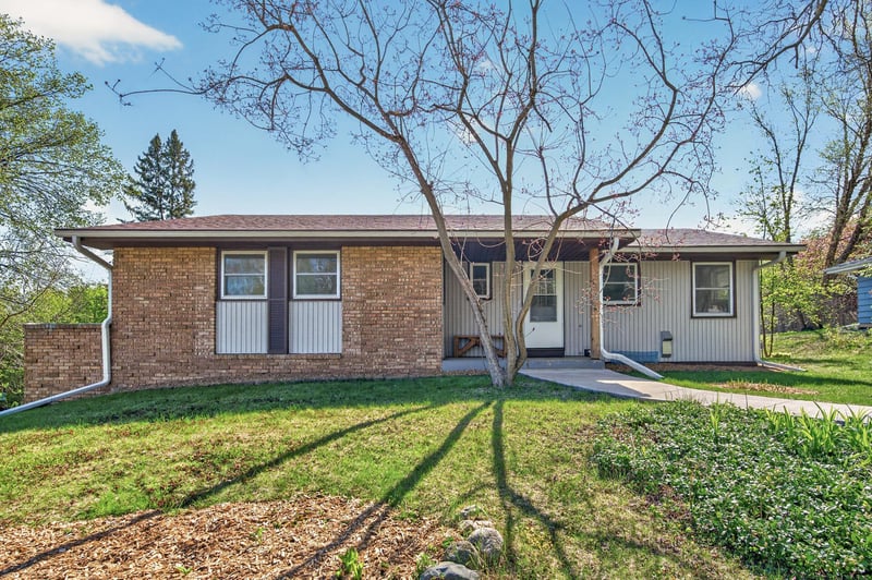 2580 Winfield Ave, Golden Valley, MN 55422