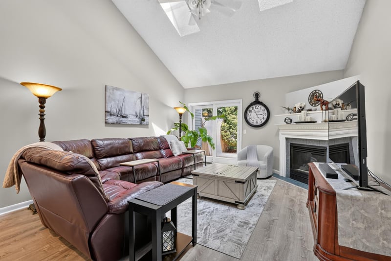 2408 Viola Heights Dr NE, Rochester, MN 55906