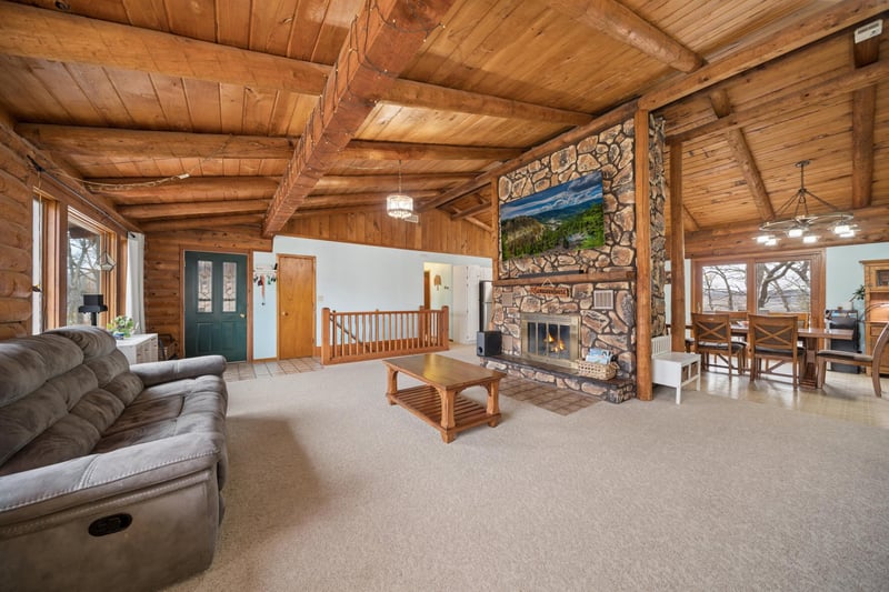 830 W Church St, Belle Plaine, MN 56011