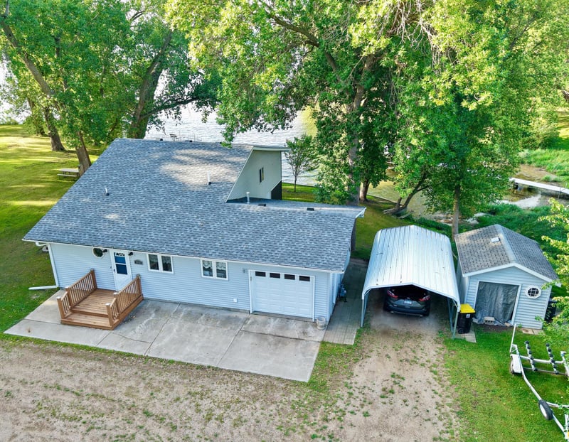2319 Cottonwood Lake Dr, Windom, MN 56101