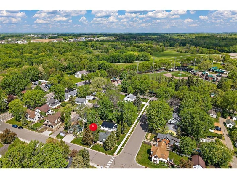 501 2nd St N, Delano, MN 55328