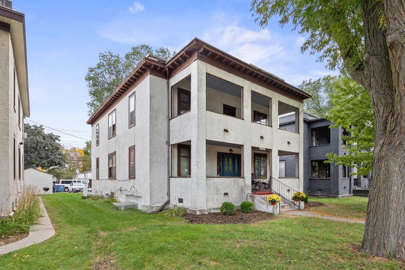 3831 Grand Ave S, Minneapolis, MN 55409