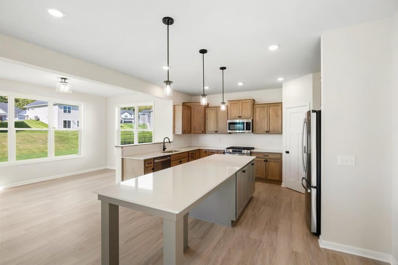 1149 Woods Creek Dr, Delano, MN 55328