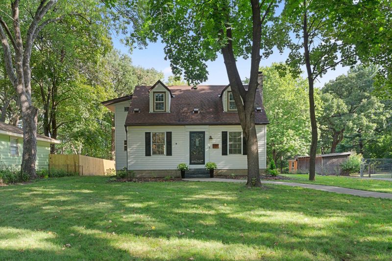 2757 Sherwood Rd, Mounds View, MN 55112