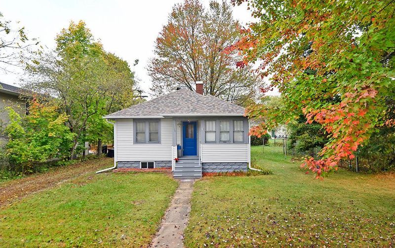 1716 6th St E, Menomonie, WI 54751