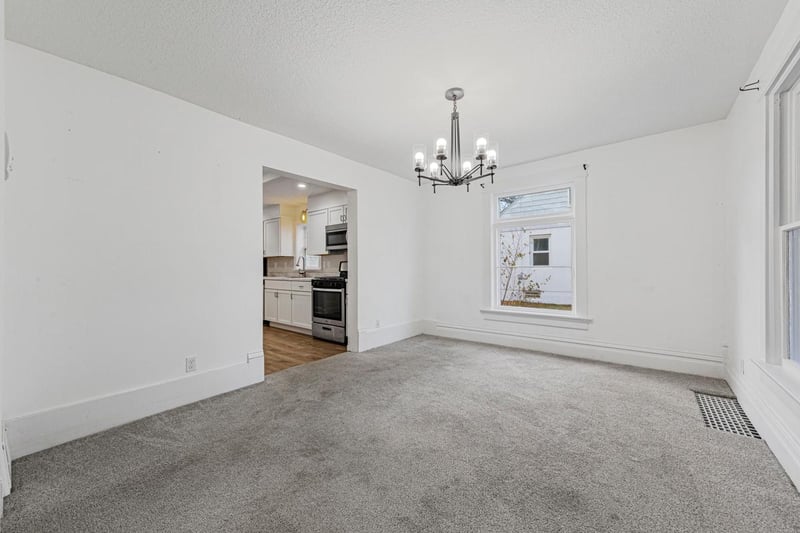 15 14th St NE, Faribault, MN 55021