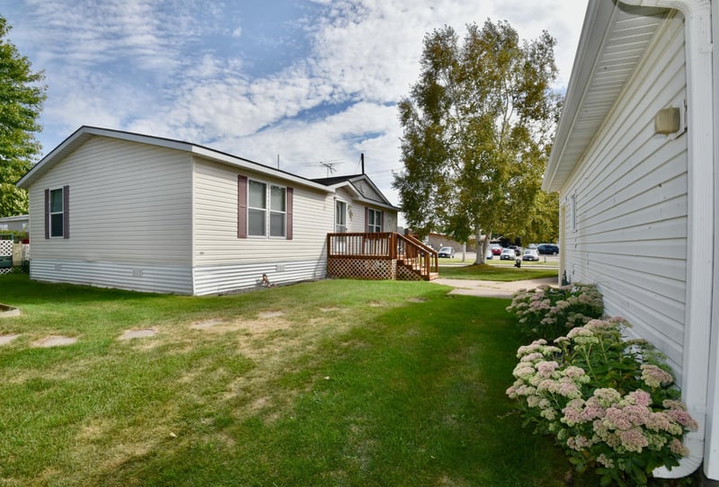 708 1st St E, Milaca, MN 56353