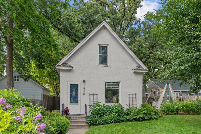 1830 Hewitt Ave, Saint Paul, MN 55104