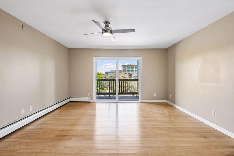 450 Ford Rd #304, Saint Louis Park, MN 55426