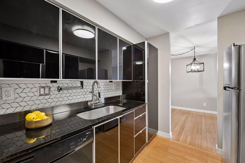 450 Ford Rd #304, Saint Louis Park, MN 55426