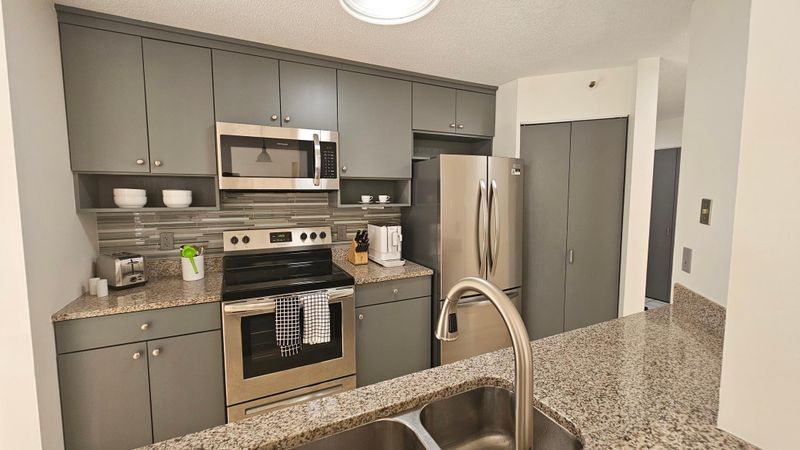 7622 York Ave S #1205, Edina, MN 55435