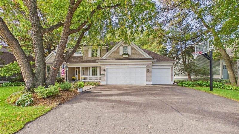 4431 Snail Lake Blvd, Shoreview, MN 55126