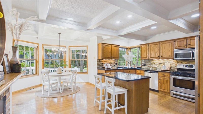 4431 Snail Lake Blvd, Shoreview, MN 55126