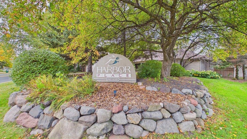 4431 Snail Lake Blvd, Shoreview, MN 55126