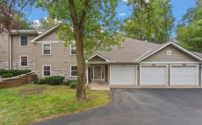 14349 Fairway Dr, Eden Prairie, MN 55344