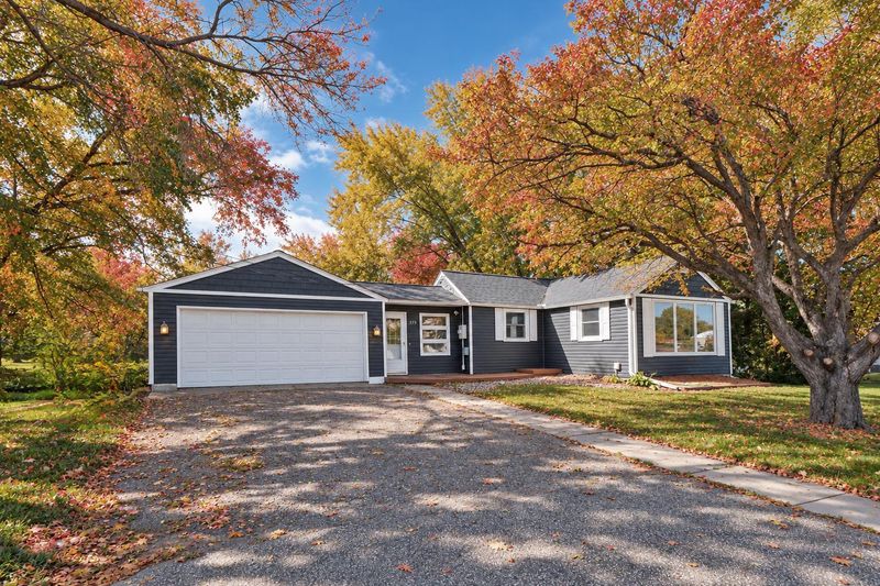 575 Hamel Rd, Medina, MN 55340