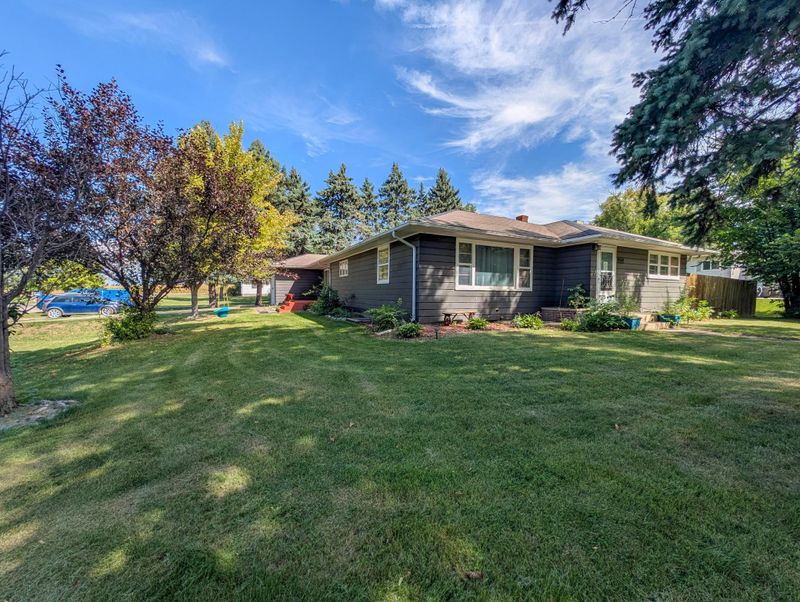 220 2nd Ave NW, Rothsay, MN 56579