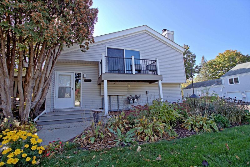 7509 Landau Dr, Bloomington, MN 55438