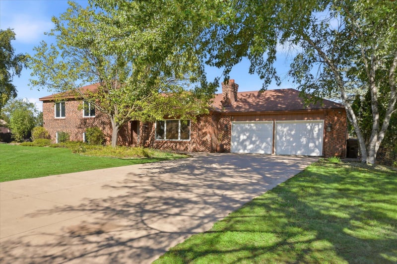 5431 Hilltop Ave N, Lake Elmo, MN 55042