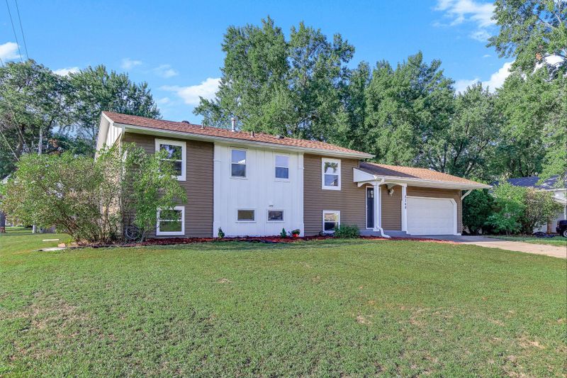 2348 106th Ave NW, Coon Rapids, MN 55433