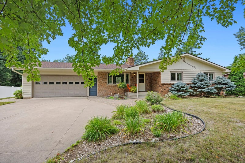 475 Riverside St, Mora, MN 55051