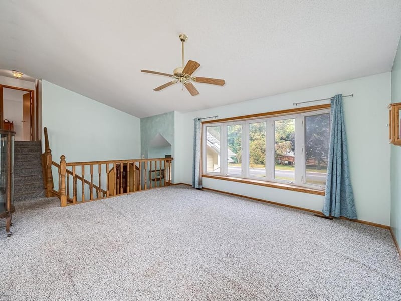 2613 Kennelly Pl, Burnsville, MN 55337