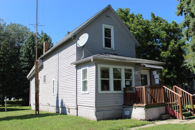 214 2nd St NW, Pennock, MN 56279