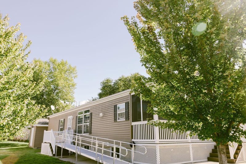 2200 Black Pine Dr, Cambridge, MN 55008