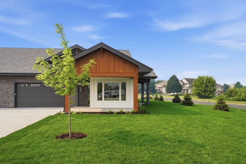16303 Esprit Ct, Lakeville, MN 55044