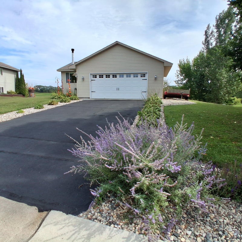 1027 Meadow St, Cologne, MN 55322