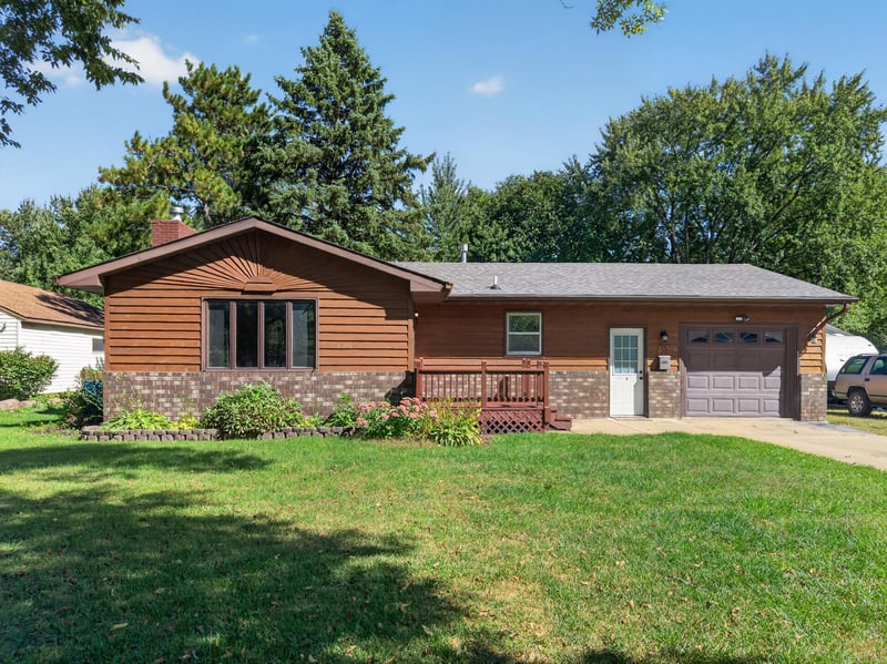 613 S Litchfield Ave, Litchfield, MN 55355