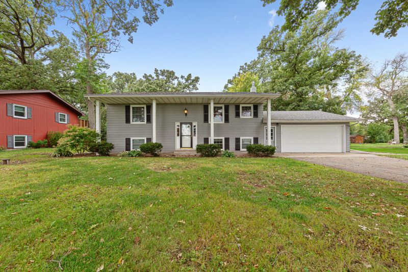 40499 520th St, North Mankato, MN 56003