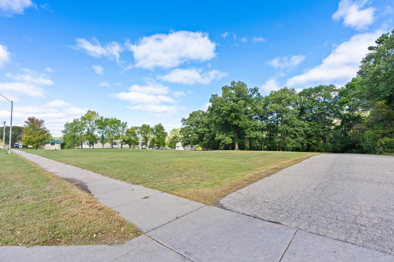 1815 University Dr SE, Saint Cloud, MN 56304