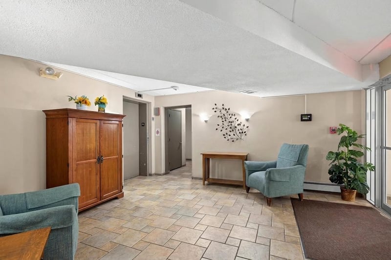 135 Viking Dr E #309, Little Canada, MN 55117
