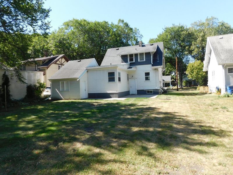 606 5th St S, Moorhead, MN 56560