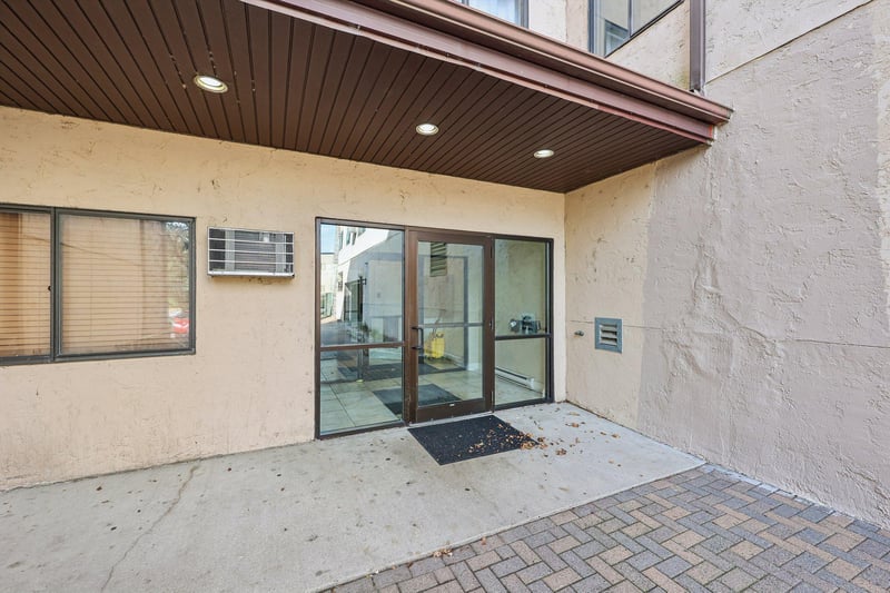221 Grand Ave W #115, South Saint Paul, MN 55075